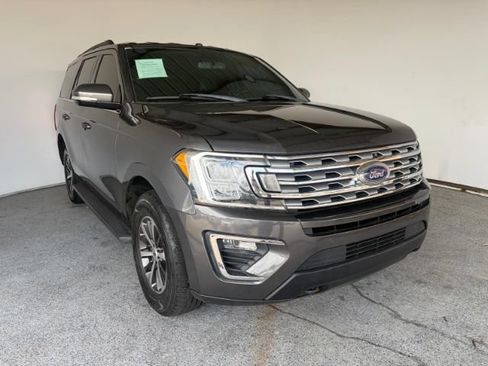 Used 2019 Ford Expedition XLT w/ Equipment Group 201A AWD/4WD image 2