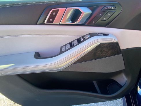 Used 2024 BMW X7 xDrive40i w/ Executive Package image 35