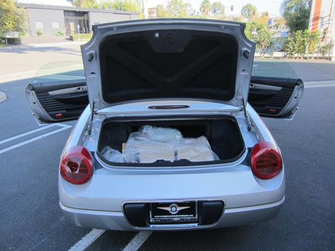 Used 2004 Ford Thunderbird Deluxe image 10