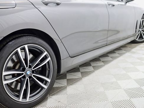 Used 2022 BMW 750i xDrive w/ Executive Package AWD/4WD image 11