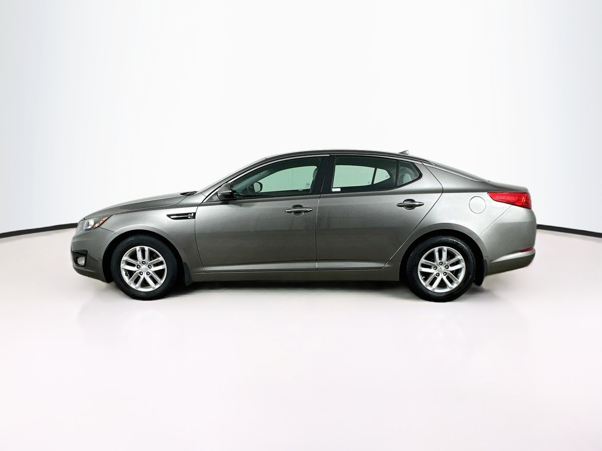 Used 2013 Kia Optima LX FWD image 4