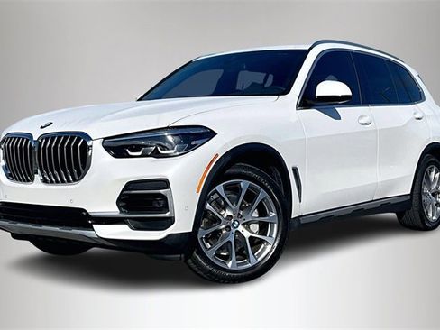 Used 2022 BMW X5 sDrive40i w/ Premium Package image 2