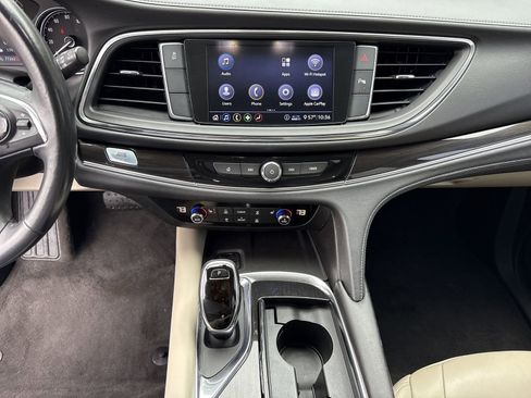 Used 2020 Buick Enclave Essence FWD image 29
