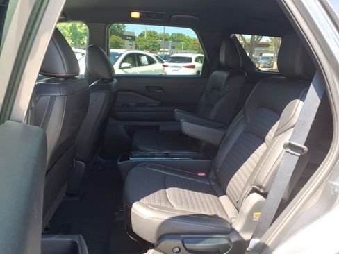 Used 2024 Nissan Pathfinder Rock Creek AWD/4WD image 21