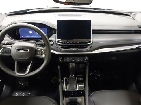 Used 2025 Jeep Compass Limited w/ High Altitude Package AWD/4WD image 32