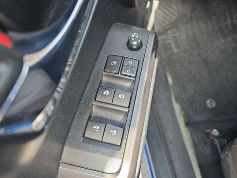 Used 2016 Toyota Tacoma TRD Sport image 13