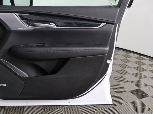 Used 2023 Cadillac XT5 Premium Luxury image 23