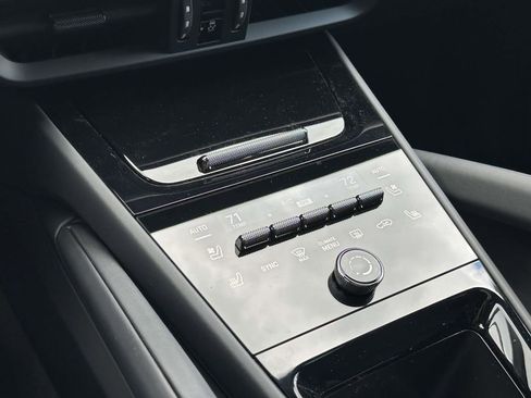 New 2026 Porsche Cayenne GTS AWD/4WD image 28