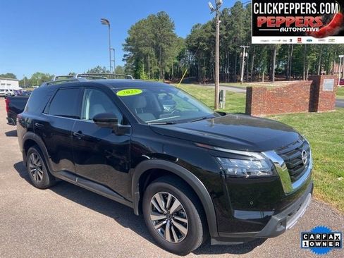 Used 2025 Nissan Pathfinder SL FWD image 7