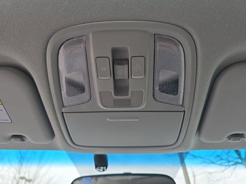 Used 2017 Kia Niro Touring image 22