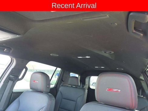 Used 2025 Chevrolet Traverse Z71 image 7