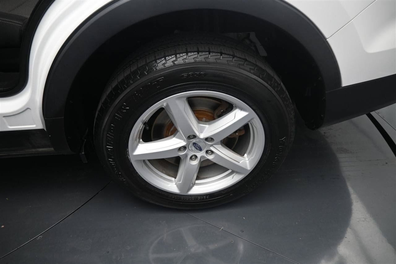 Used 2016 Ford Explorer XLT AWD/4WD image 19