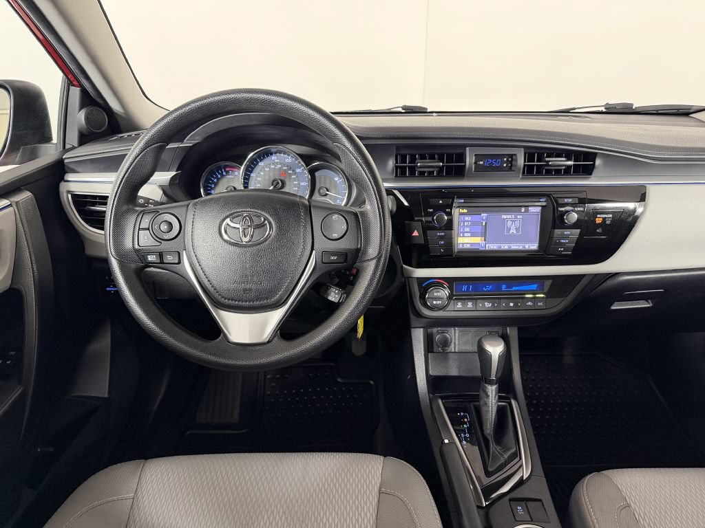 Used 2015 Toyota Corolla LE FWD image 29