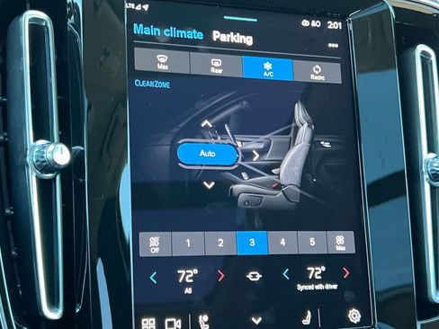 Used 2024 Volvo XC40 B5 Plus w/ Protection Package Premier image 20