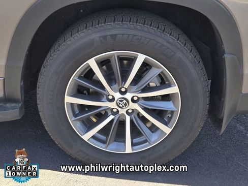 Used 2022 Toyota RAV4 LE FWD image 16