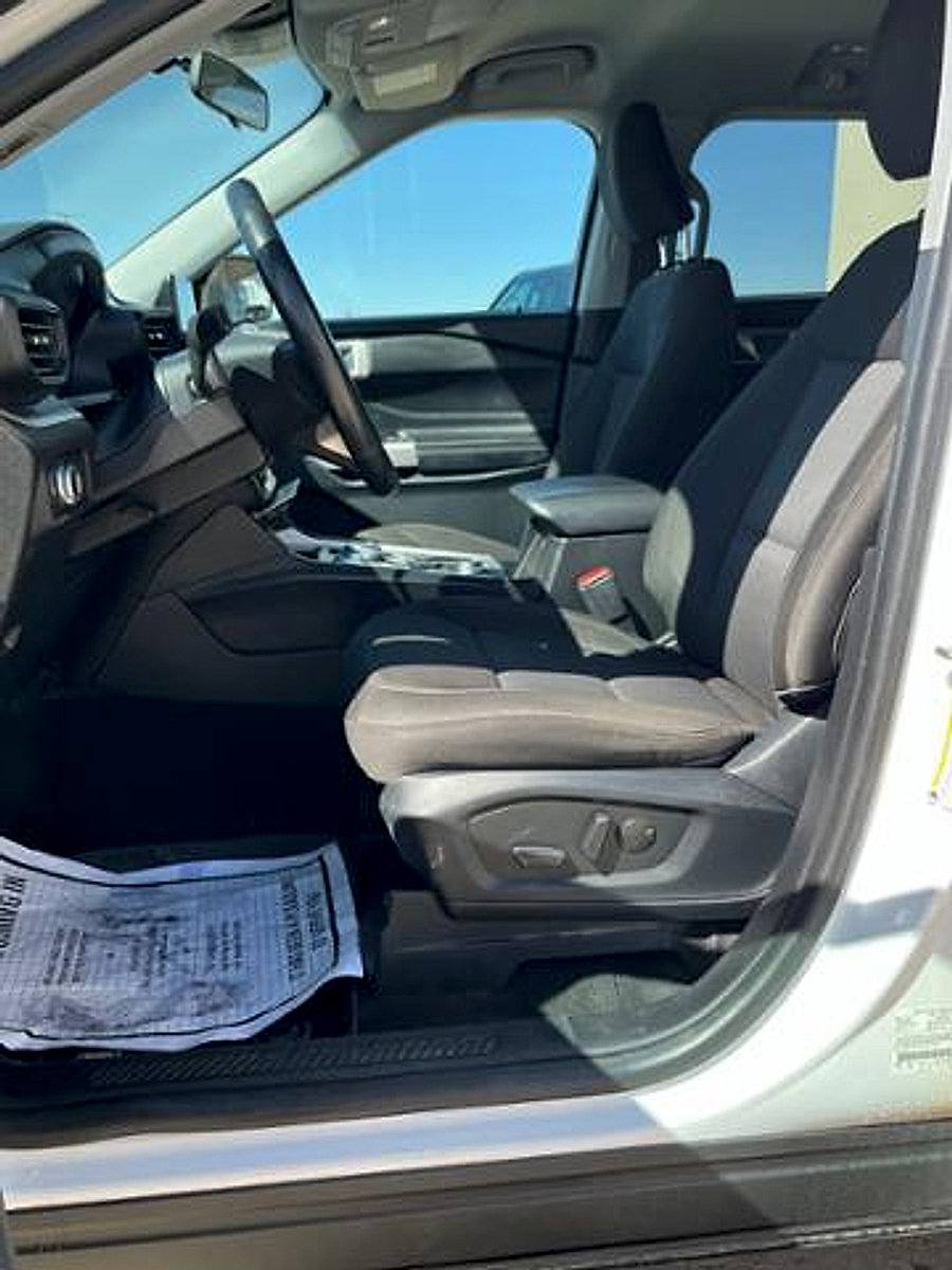 Used 2022 Ford Explorer XLT AWD/4WD image 11