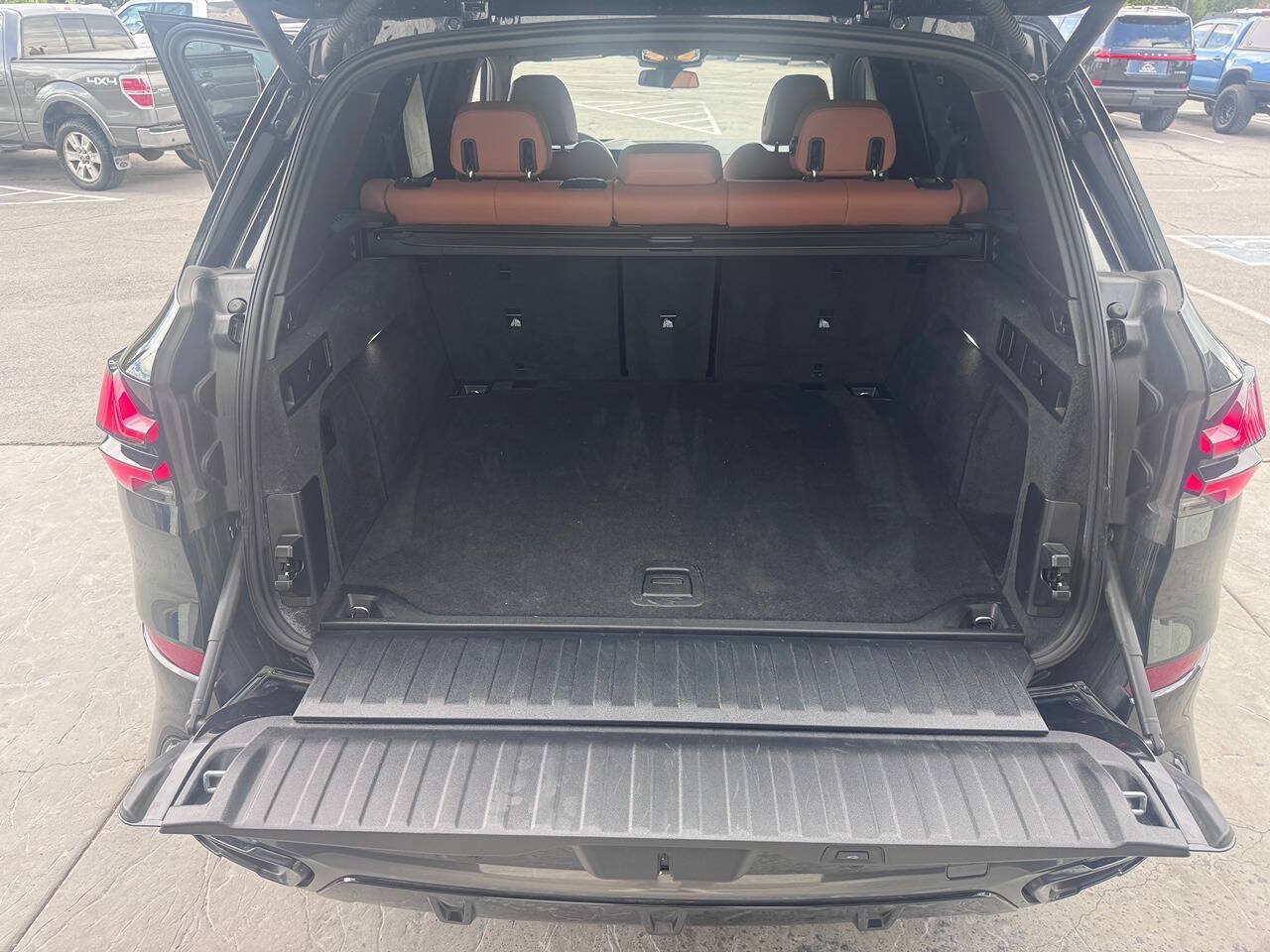 Used 2025 BMW X5 xDrive40i w/ M Sport Package AWD/4WD image 18
