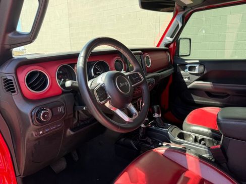 Used 2023 Jeep Wrangler Unlimited Rubicon 4xe AWD/4WD image 17
