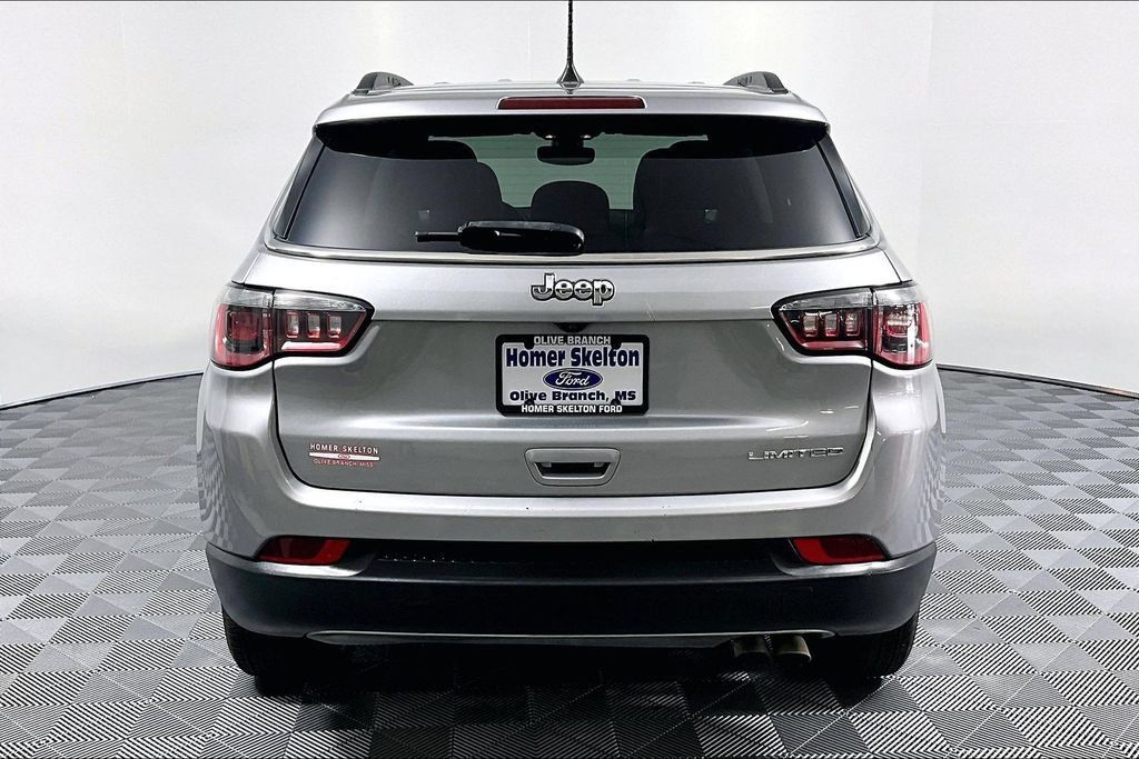Used 2019 Jeep Compass Limited FWD image 4