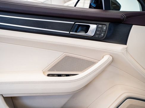 Used 2023 Porsche Panamera Platinum Edition image 34