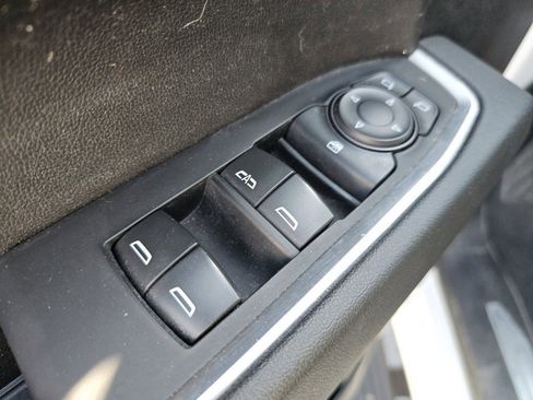 Used 2023 GMC Sierra 1500 SLE image 28