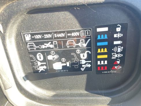 Used 2023 Mercedes-Benz EQS 580 4MATIC SUV image 65