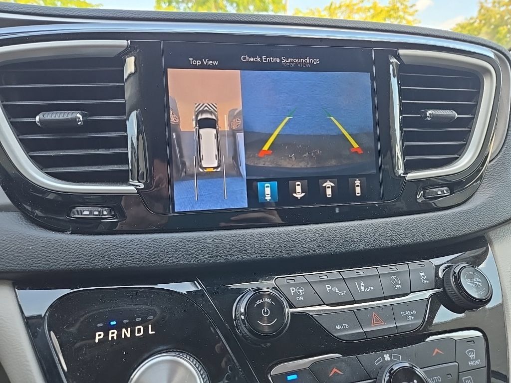 Used 2020 Chrysler Pacifica Touring-L Plus FWD image 20