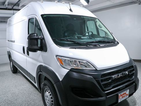 Used 2024 RAM ProMaster 2500 w/ Convenience Group FWD image 5