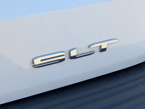 Used 2023 GMC Yukon SLT w/ SLT Premium Package AWD/4WD image 12