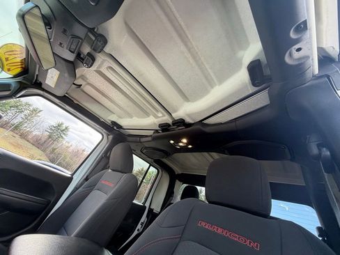 Used 2020 Jeep Gladiator Rubicon w/ Dual Top Group AWD/4WD image 24