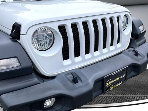 Used 2018 Jeep Wrangler Unlimited Sport S AWD/4WD image 33