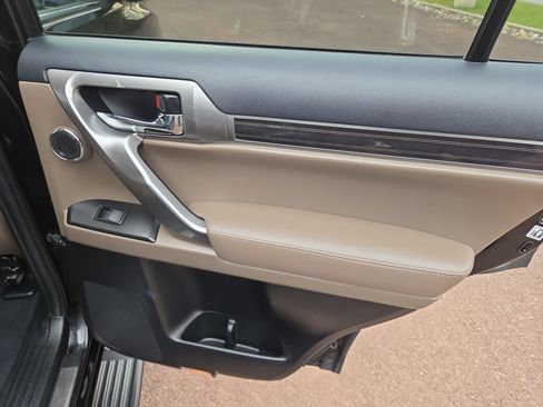 Used 2022 Lexus GX 460 Luxury image 19