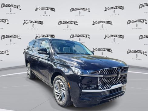 New 2026 Lincoln Navigator Reserve image 7