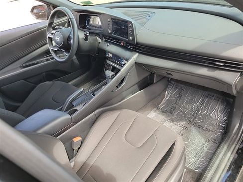 Used 2025 Hyundai Elantra Sport image 16