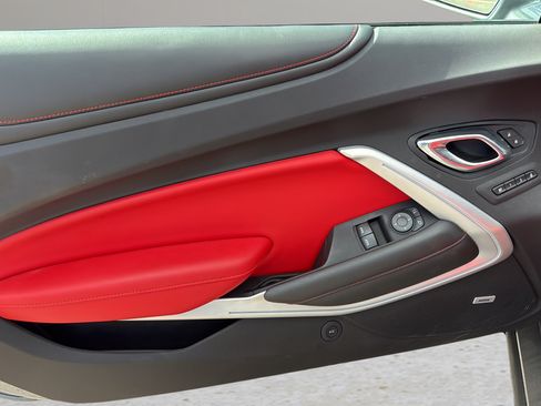 Used 2020 Chevrolet Camaro SS RWD image 10