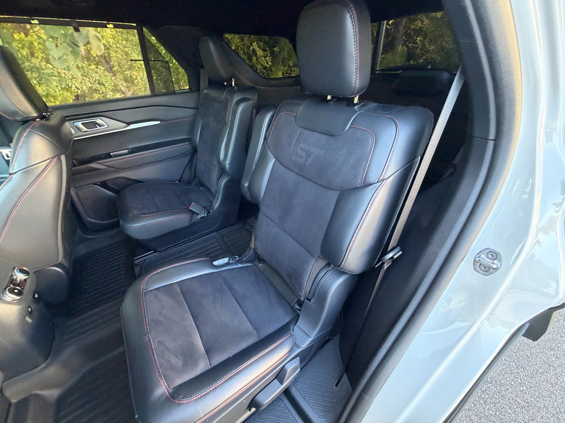 Used 2025 Ford Explorer ST AWD/4WD image 54