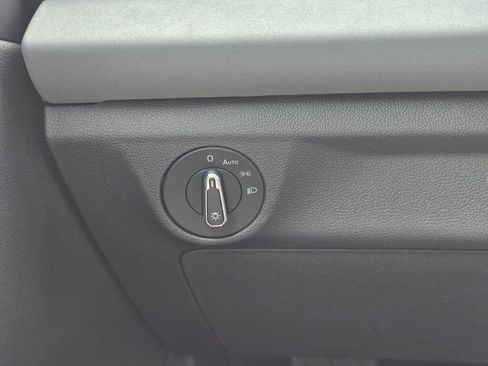 New 2026 Volkswagen Jetta SE FWD image 24