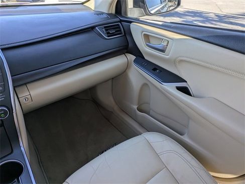 Used 2017 Toyota Camry XLE image 16