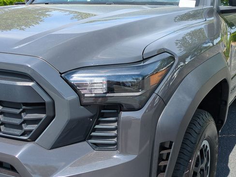 Used 2024 Toyota Tacoma TRD Off-Road AWD/4WD image 6