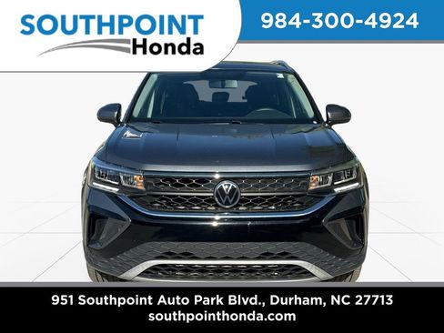 Used 2022 Volkswagen Taos SE AWD/4WD image 2