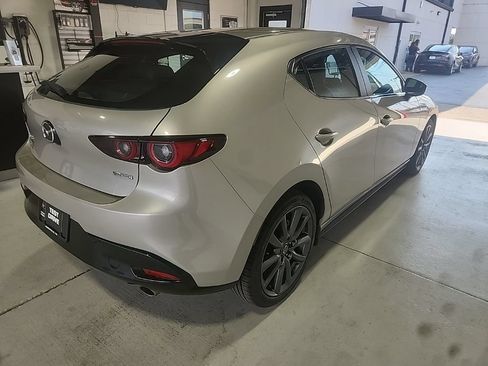 Used 2024 MAZDA MAZDA3 s FWD image 4
