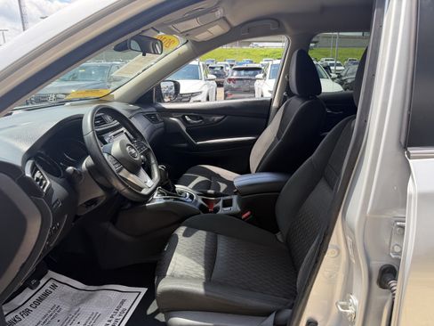 Used 2019 Nissan Rogue SV AWD/4WD image 30
