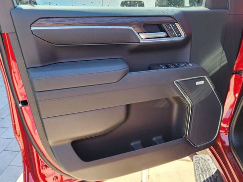 New 2026 GMC Sierra 1500 SLT image 14