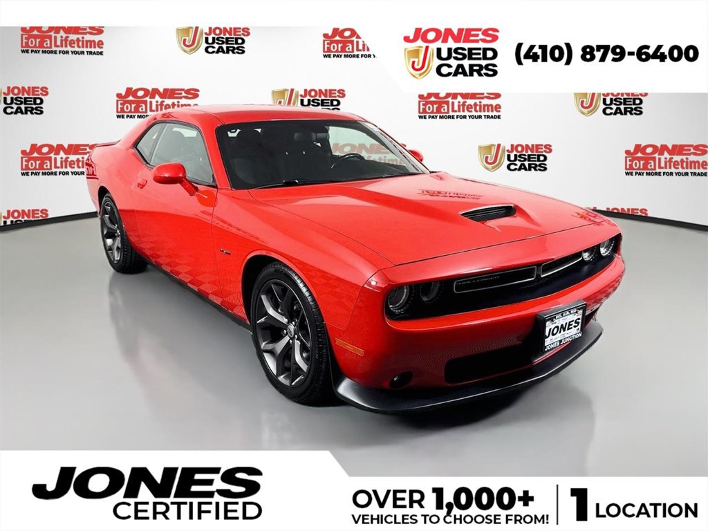 Used 2019 Dodge Challenger R/T RWD image 1