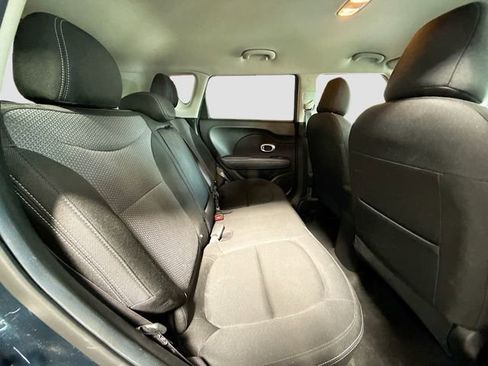 Used 2018 Kia Soul + FWD image 25
