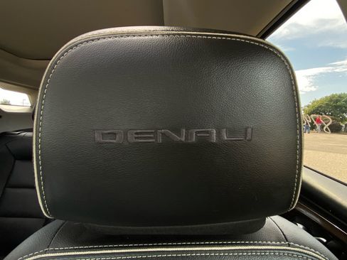 Used 2019 GMC Terrain Denali w/ Comfort Package AWD/4WD image 10