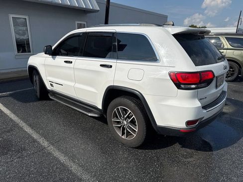 Used 2017 Jeep Grand Cherokee Limited AWD/4WD image 3