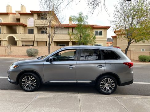 Used 2017 Mitsubishi Outlander ES image 5