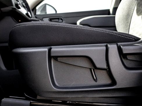 New 2025 Nissan Pathfinder S image 8