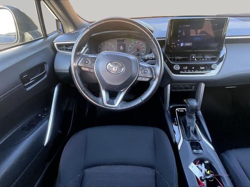 Used 2023 Toyota Corolla Cross AWD Hybrid w/ Moonroof Package image 6